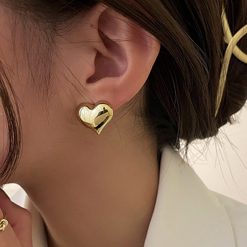 Elegant Heart Earrings in Gold