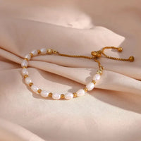 Maelle – Elegant Pearl & Gold Bracelet
