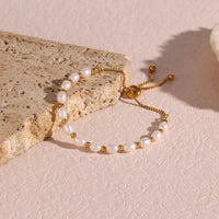 Maelle – Elegant Pearl & Gold Bracelet