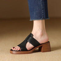 Enara Sandals in Black