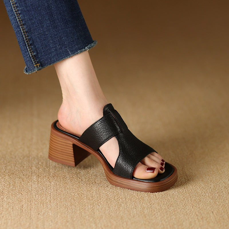 Enara Sandals in Black