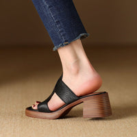 Enara Sandals in Black