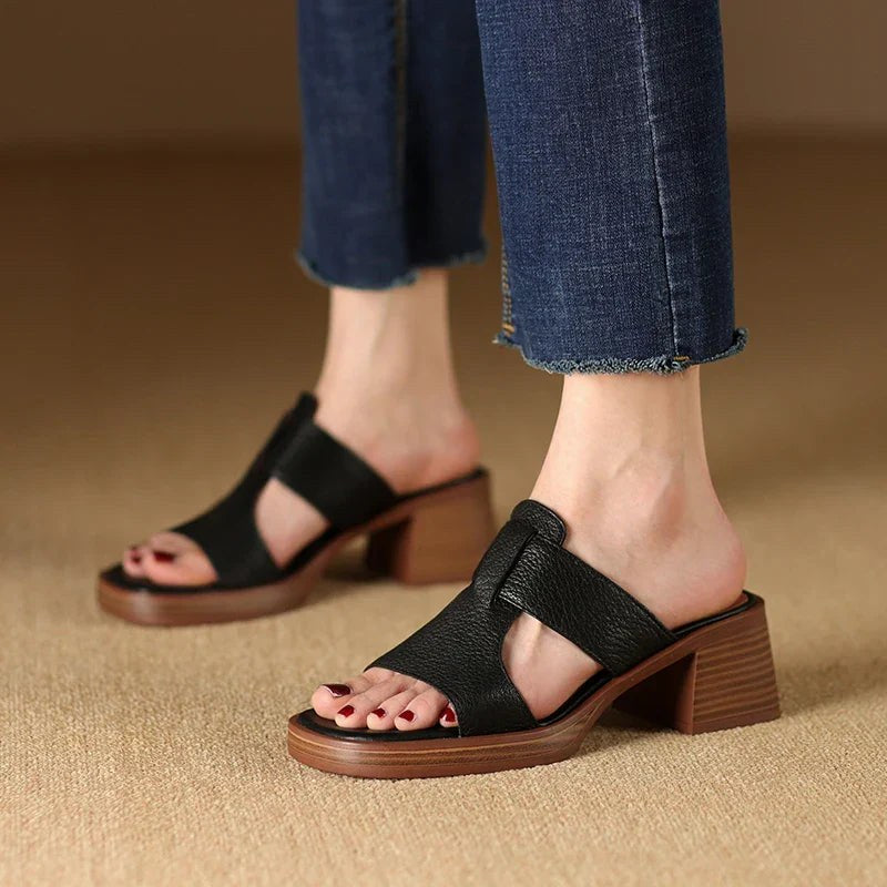 Enara Sandals in Black