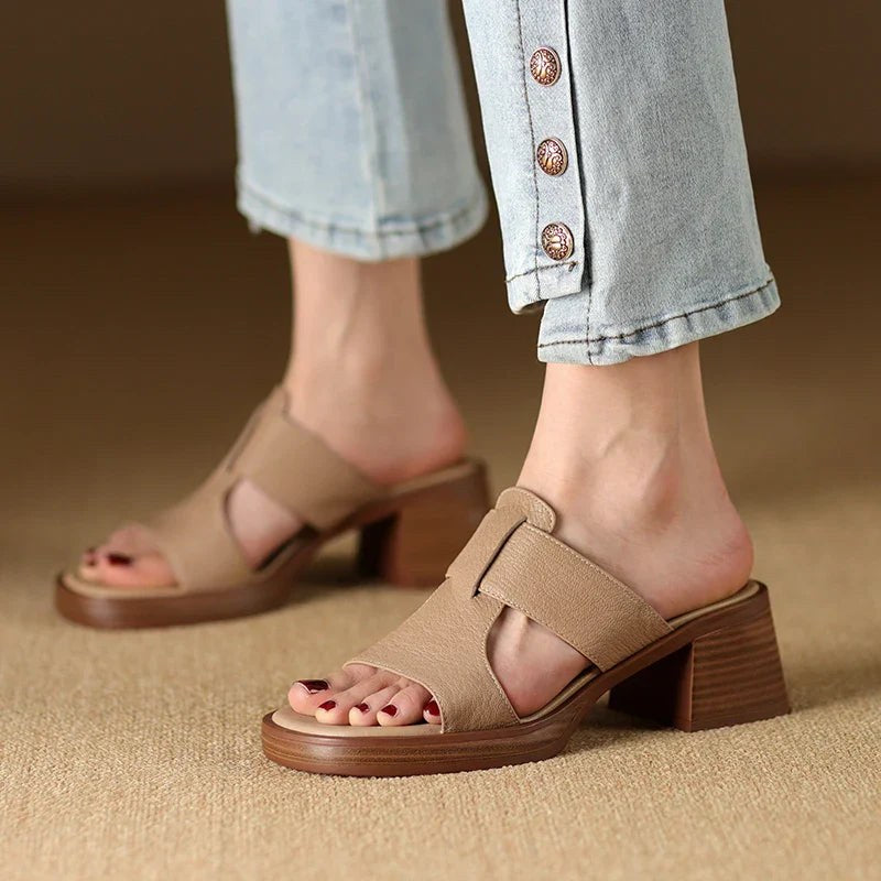 Enara Sandals in Khaki