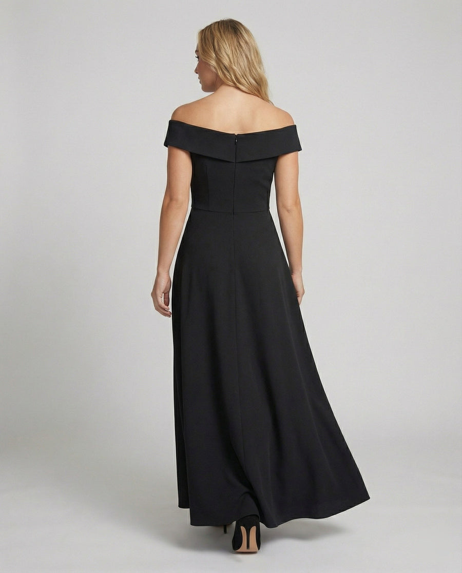 Evelina Elegant Evening Dress in Black