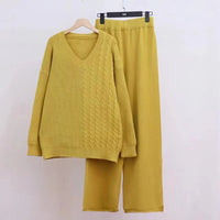 Evelina Knit Set with V-Neck and Wide Leg