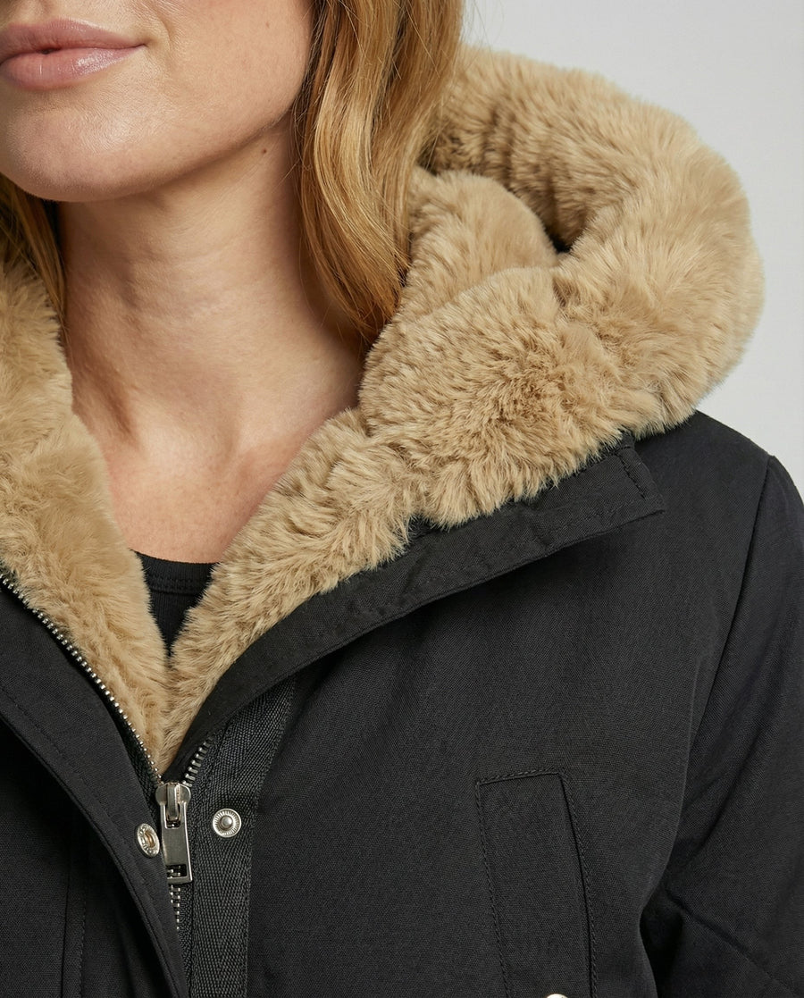 Evelina Warm Jacket in Black