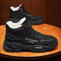 Everett Boots in Black and Plusch
