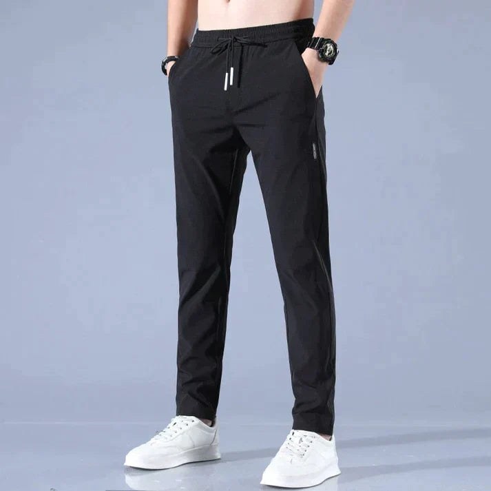 Finn Trousers in Black