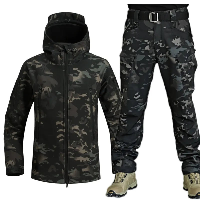 Florian Jacket with Zip Front in Camo-Schwarz