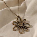 Vintage Muse Flower Necklace