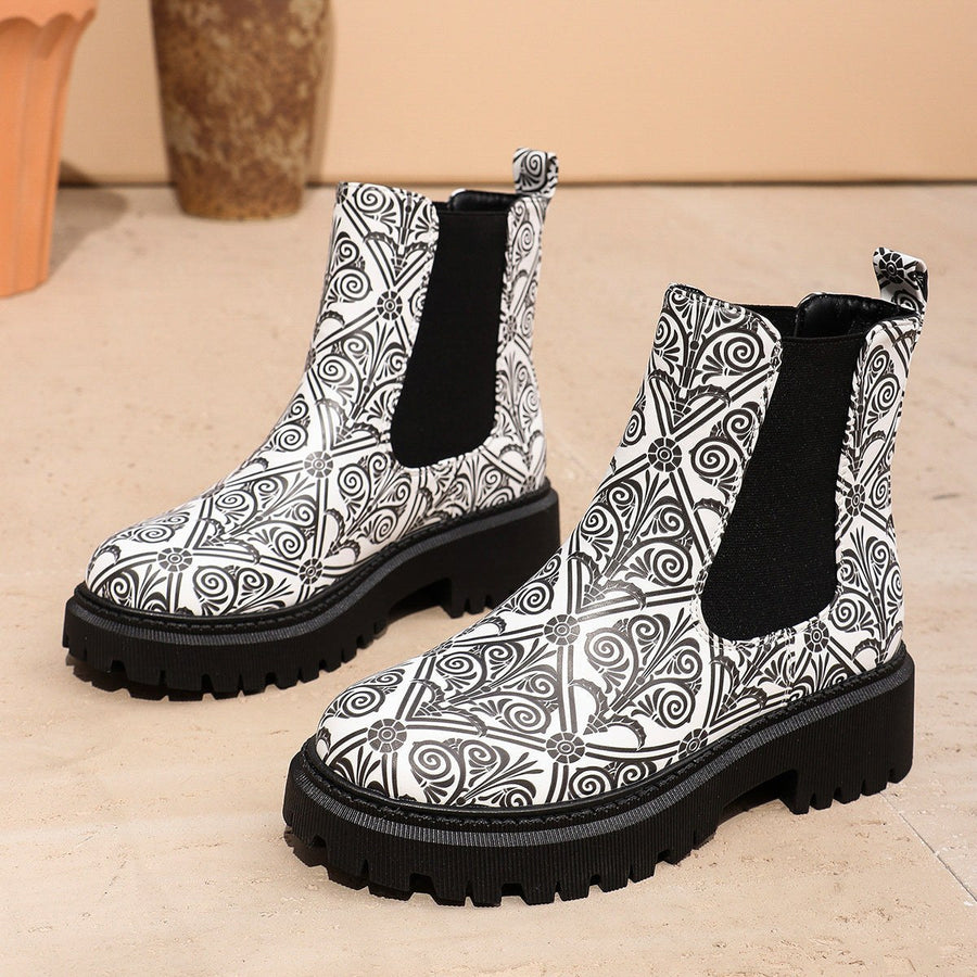 Giselle Non-Slip Chelsea Boots in Black