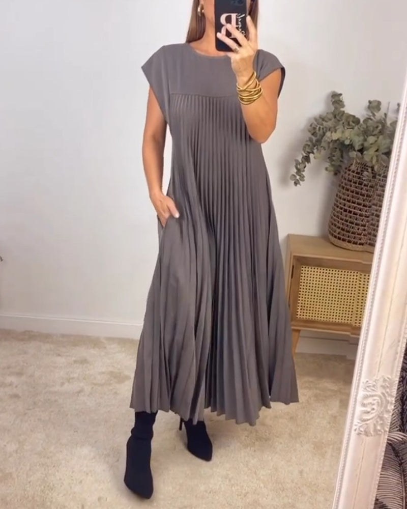 Gwendoline Pleated Maxi Dress in Grey