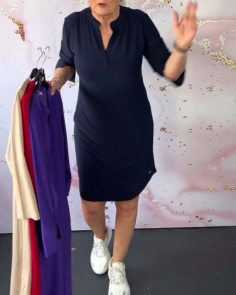 Hanne Elegant V-Neck Dress in Dark Blue