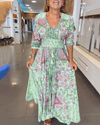 Helia - Holiday Dress with V-Neck and 3/4 Sleeves in Green