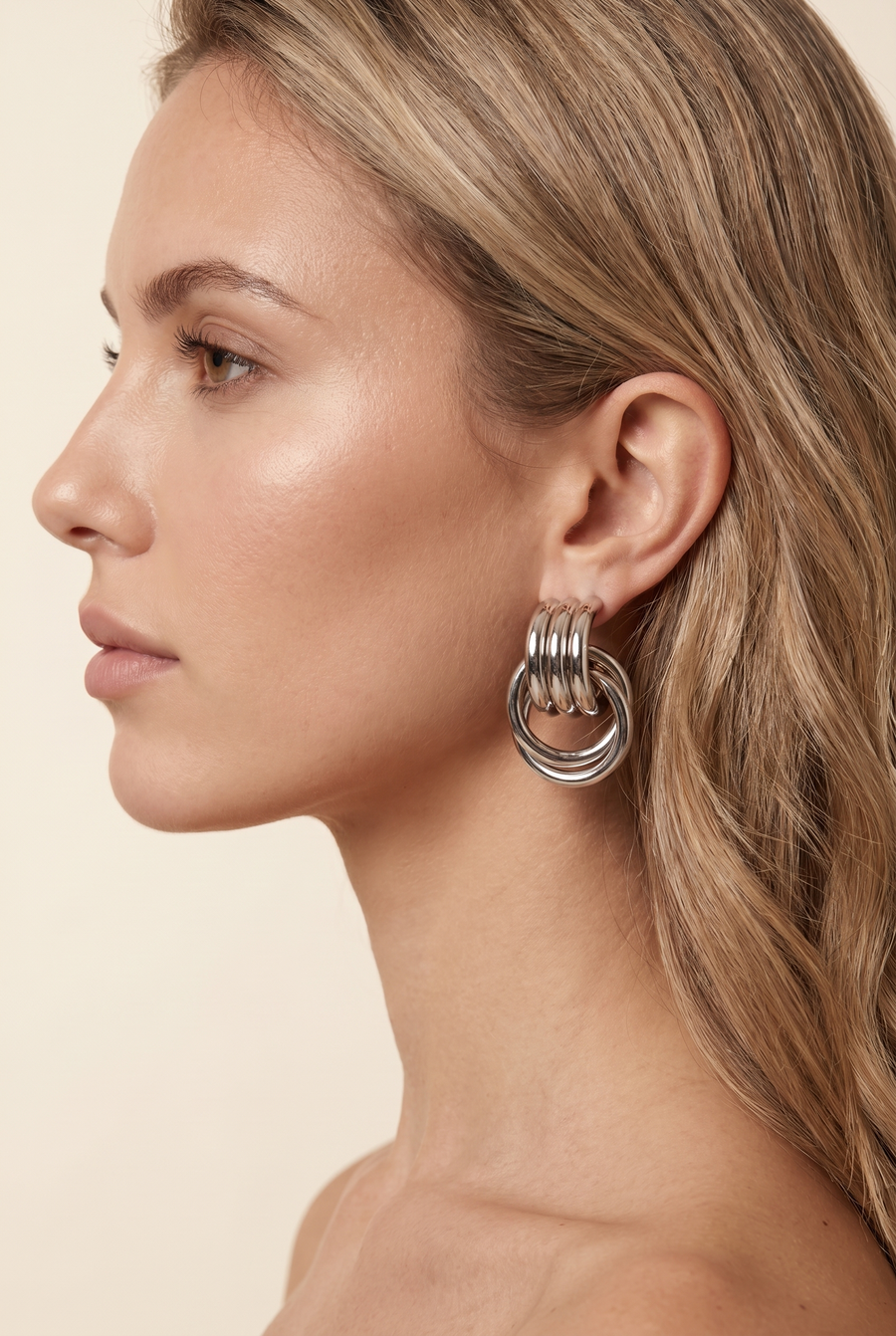 DIVINA STATEMENT HOOP EARRINGS