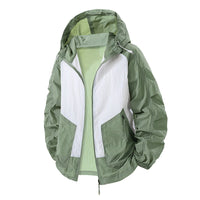 Isabeau Lightweight Jacket with Hood in Green