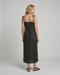 Jana Airy Linen Dress with Pockets in Black