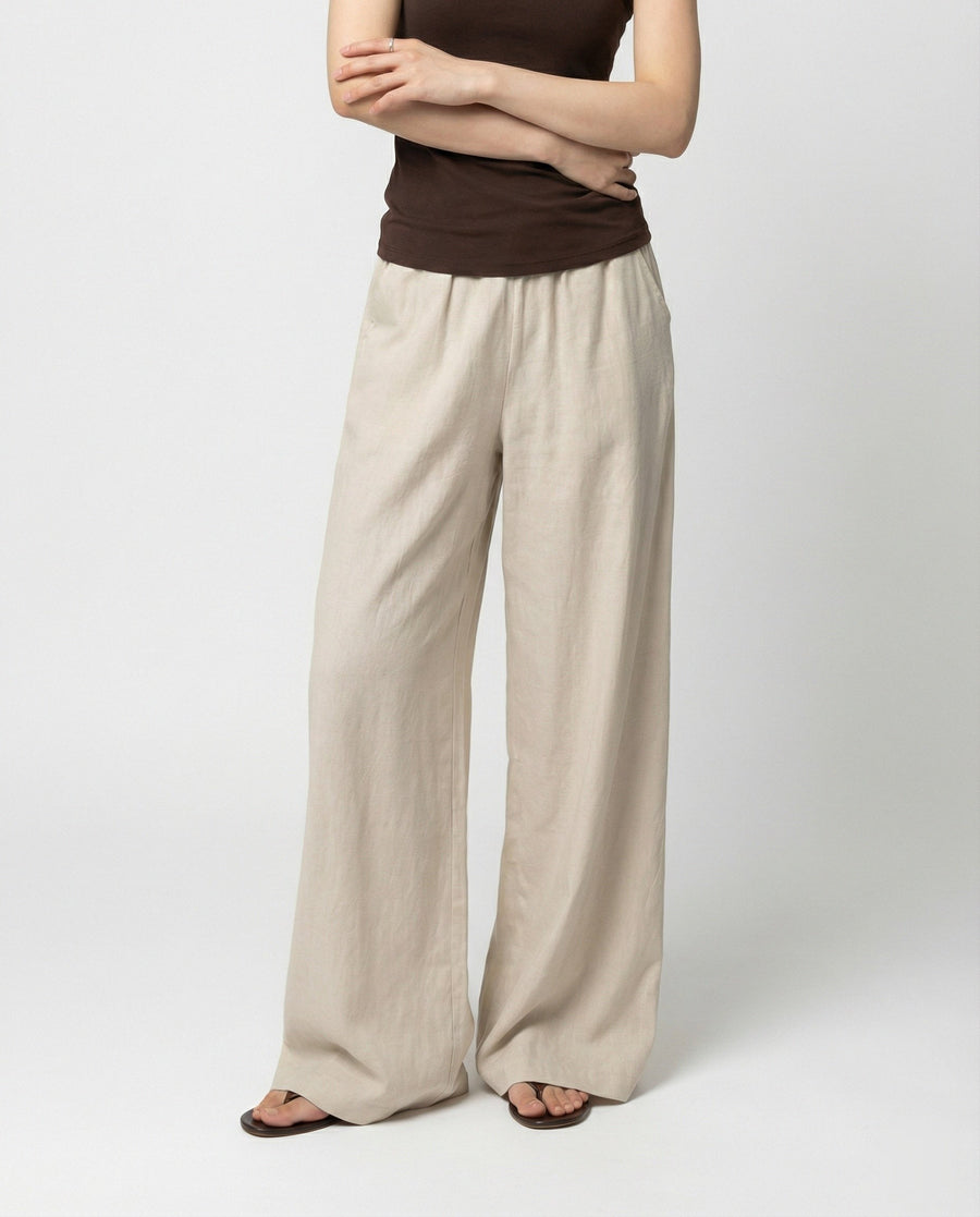 Jessa Lightweight Linen Trousers with Pleated and Wide Leg in White