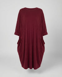 Juliana Dress with Crew Neck and Pockets in Burgundy