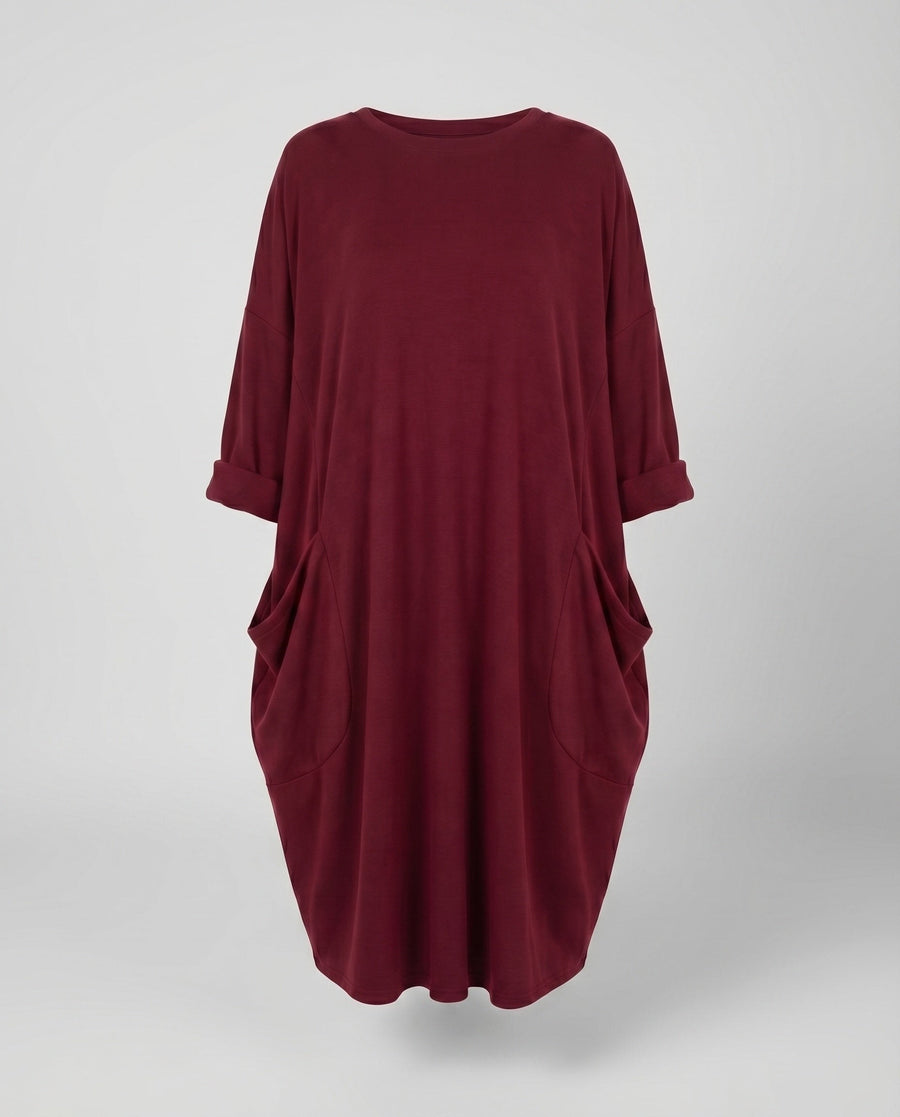 Juliana Dress with Crew Neck and Pockets in Burgundy