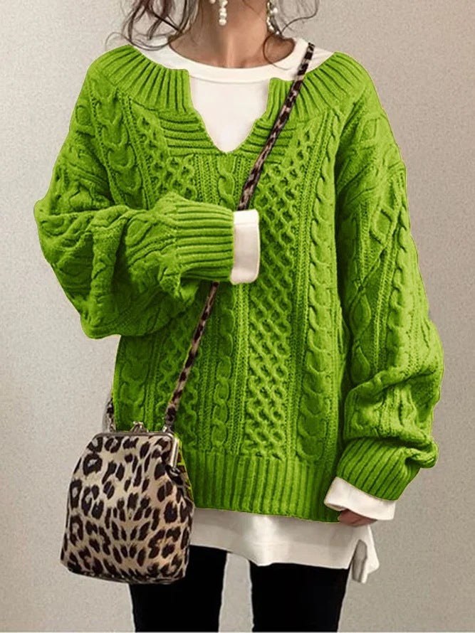 Juna Knit Sweater with V-Neck in Green