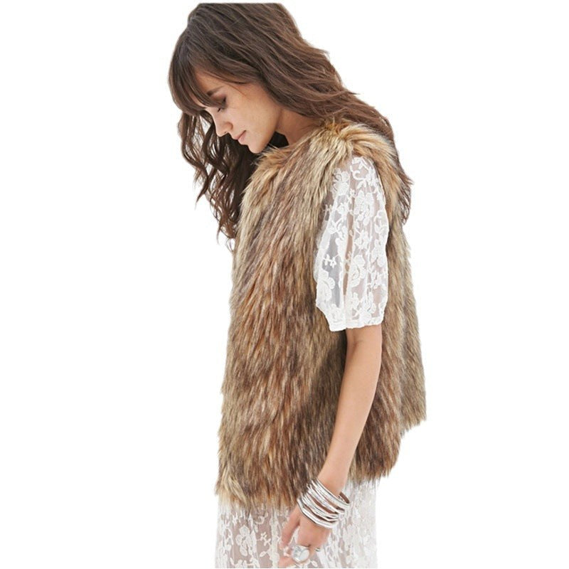 Juna Vest in Grass