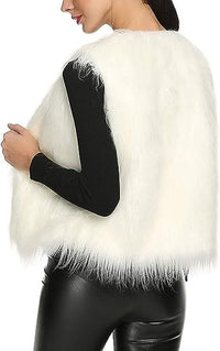 Juna Vest in Grass