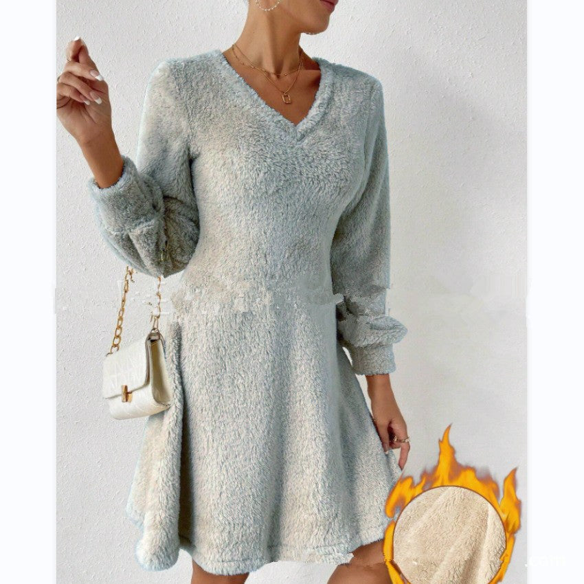 Katia Dress with V-Neck in Light Grey