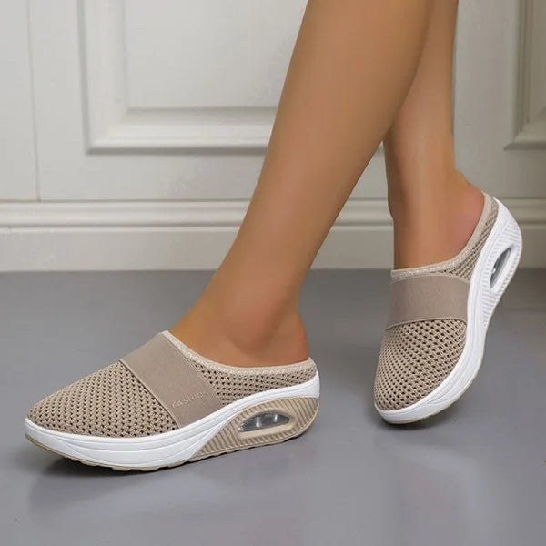 Katja Sandals in Beige