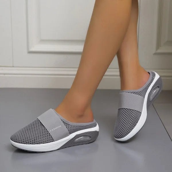 Katja Sandals in Dark Grey