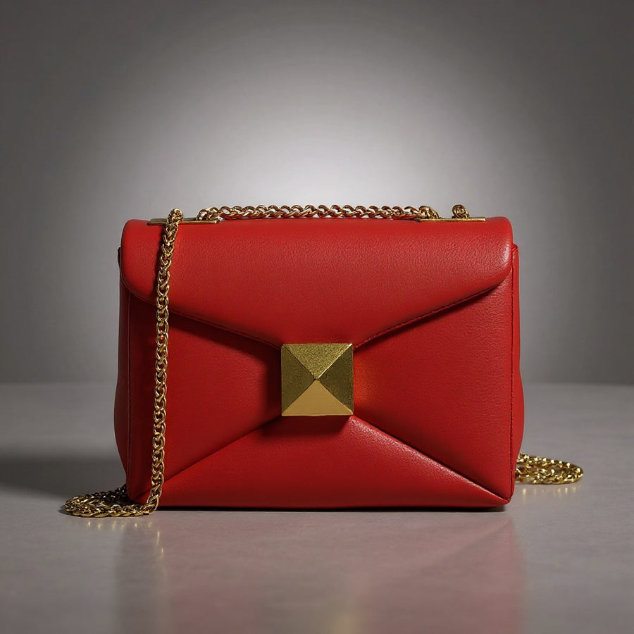 L’Avenue Handbag in Crimson