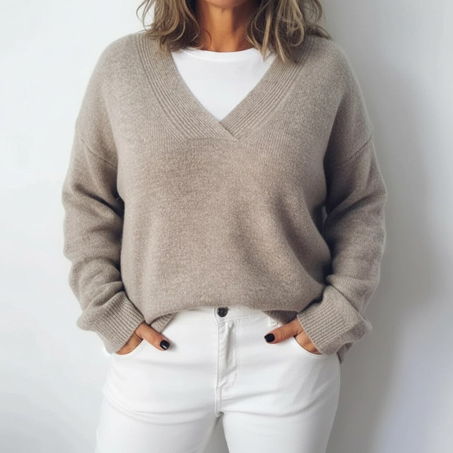 Lael Knit Sweater with V-Neck and Oversized in Beige