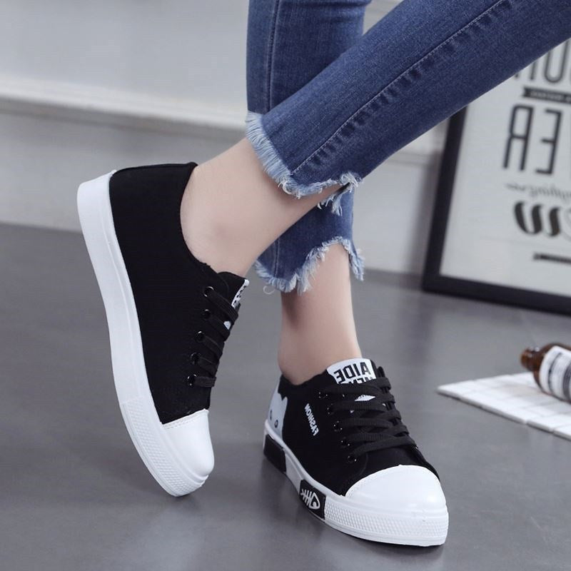 Lael Sneakers in Black