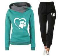 Lara Comfortable Suit with Pockets and Hood in Green