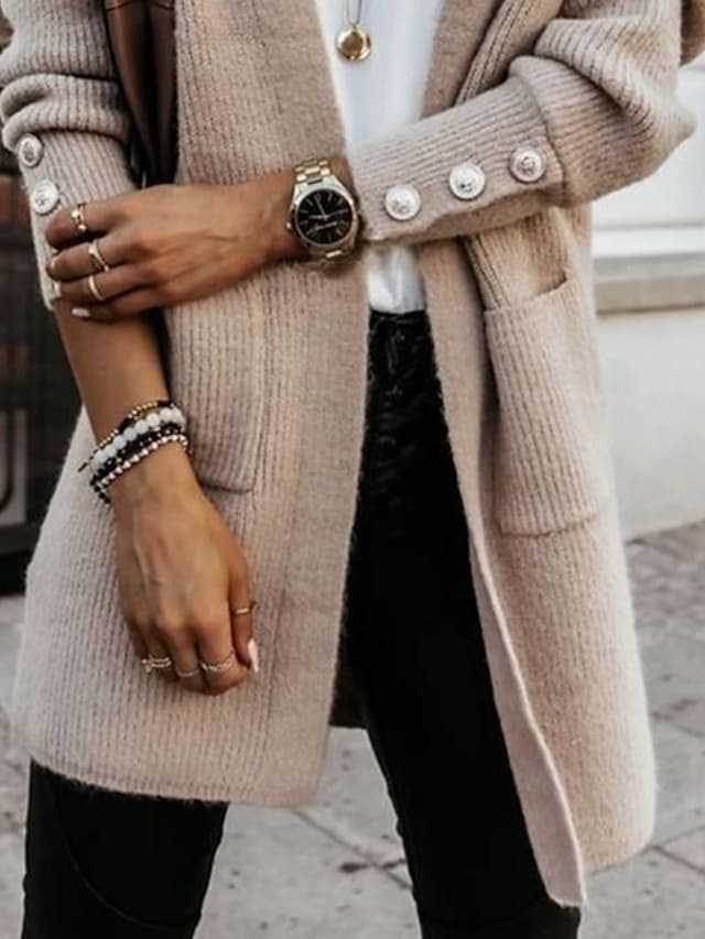 Lara Elegant Knit Cardigan with Pockets in Bildfarbe
