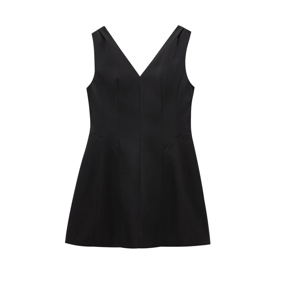 Lavinia Elegant Dress with V-Neck in Black