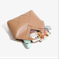 Le Contour Handbag in Apricot