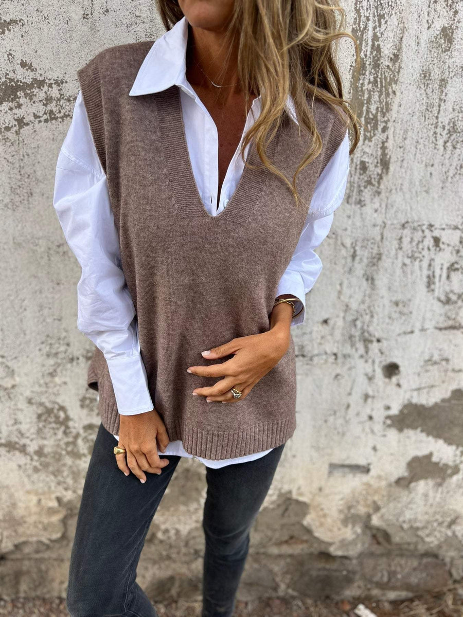 Leonie Knit Sweater with V-Neck in Grey