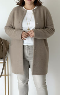 Lia Elegant Knit Cardigan in Coffee