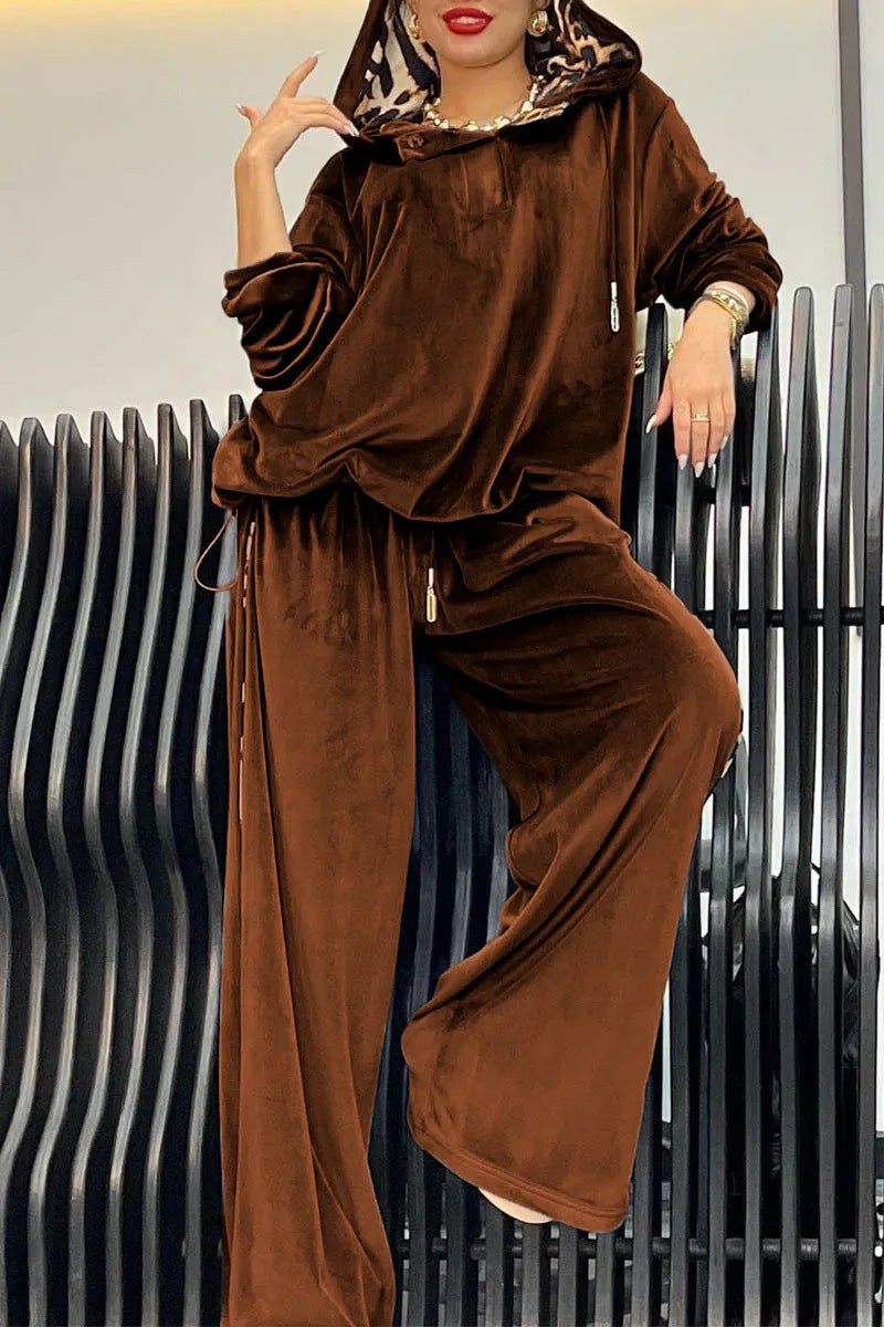 Liana Velour Trousers in Brown