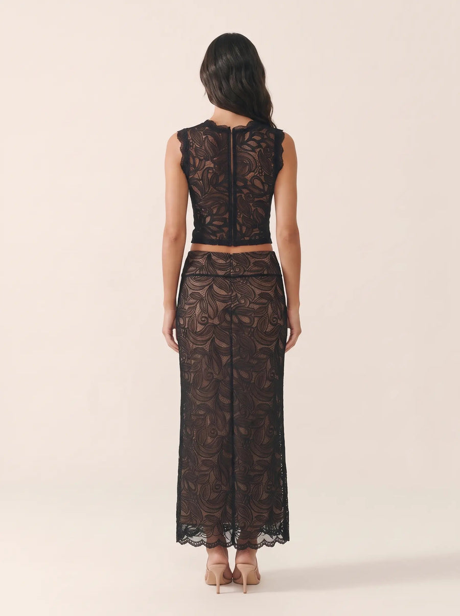 Lina Black 4