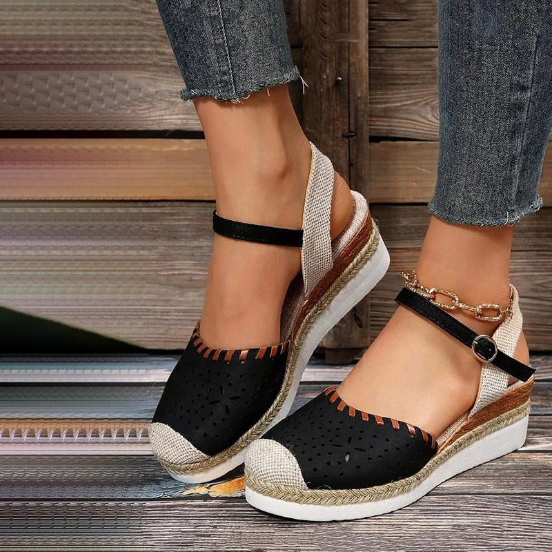 Lisette Vintage Sandals in Black