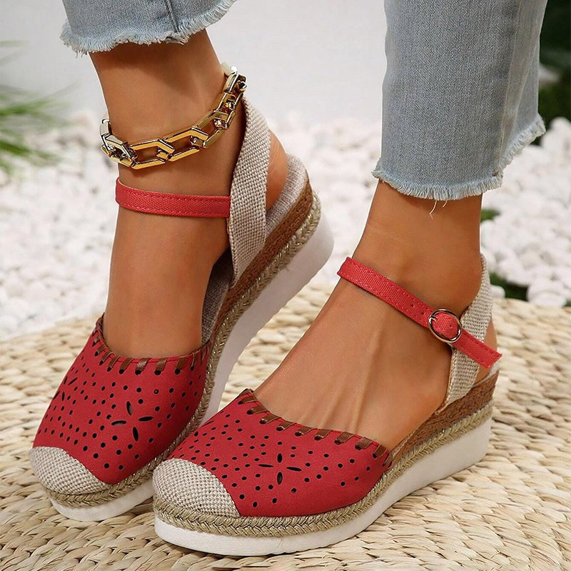 Lisette Vintage Sandals in Red