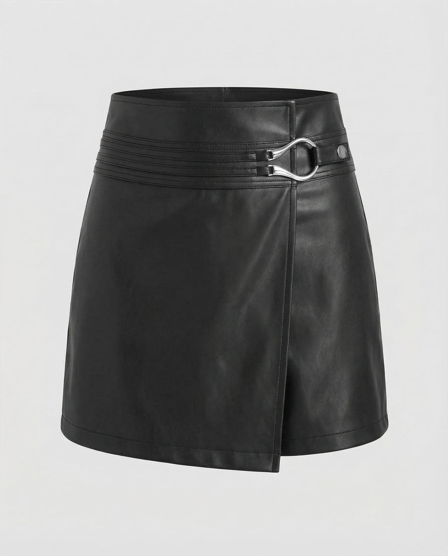 Lucia Shorts in Black