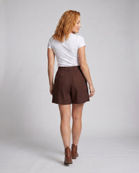 Lumi Elegant Linen Shorts with Pleated
