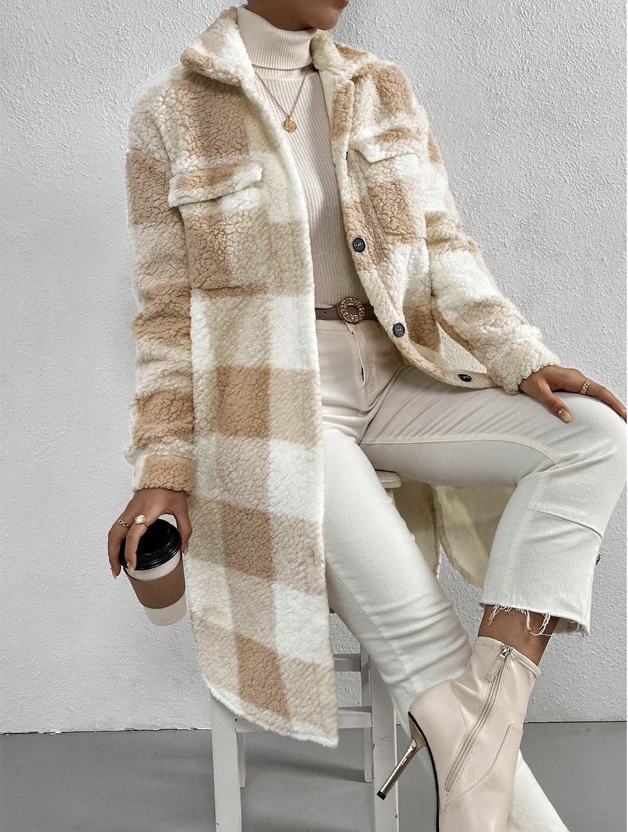 Mae Coat with Button Front in Aprikoselila