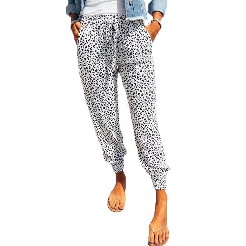 Mae Elegant Trousers with Elastic Waist in Brown