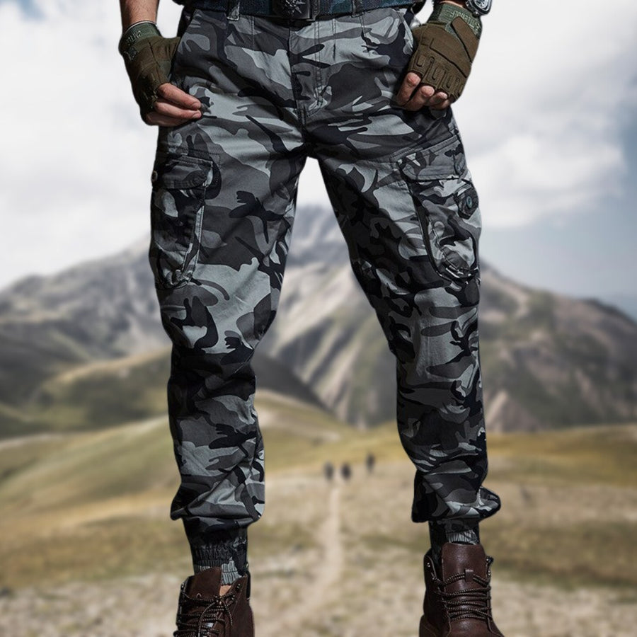 Magnus Trousers in Camouflage Schwarz