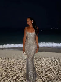 Mariana Elegant Maxi Dress with Crew Neck in Silver